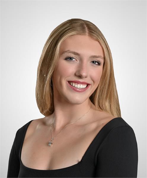 Hailey<strong> Yates</strong>